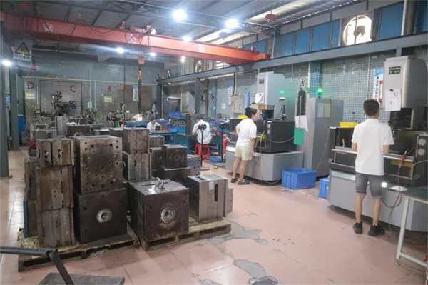 Plastic Mold Processing Workshop