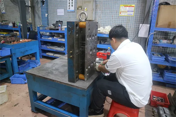 Plastic Mold Assembly