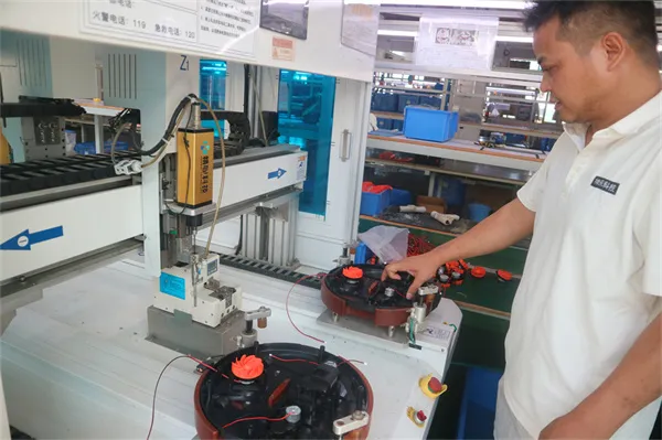 Automatic Screw‑locking Machine